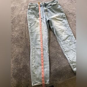 Judy Blue Women's Light Wash Skinny Jeans